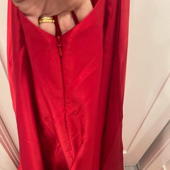 La Femme Strappy Back Satin Ballgown in Deep Red.Size 2 - Picture 10 of 16